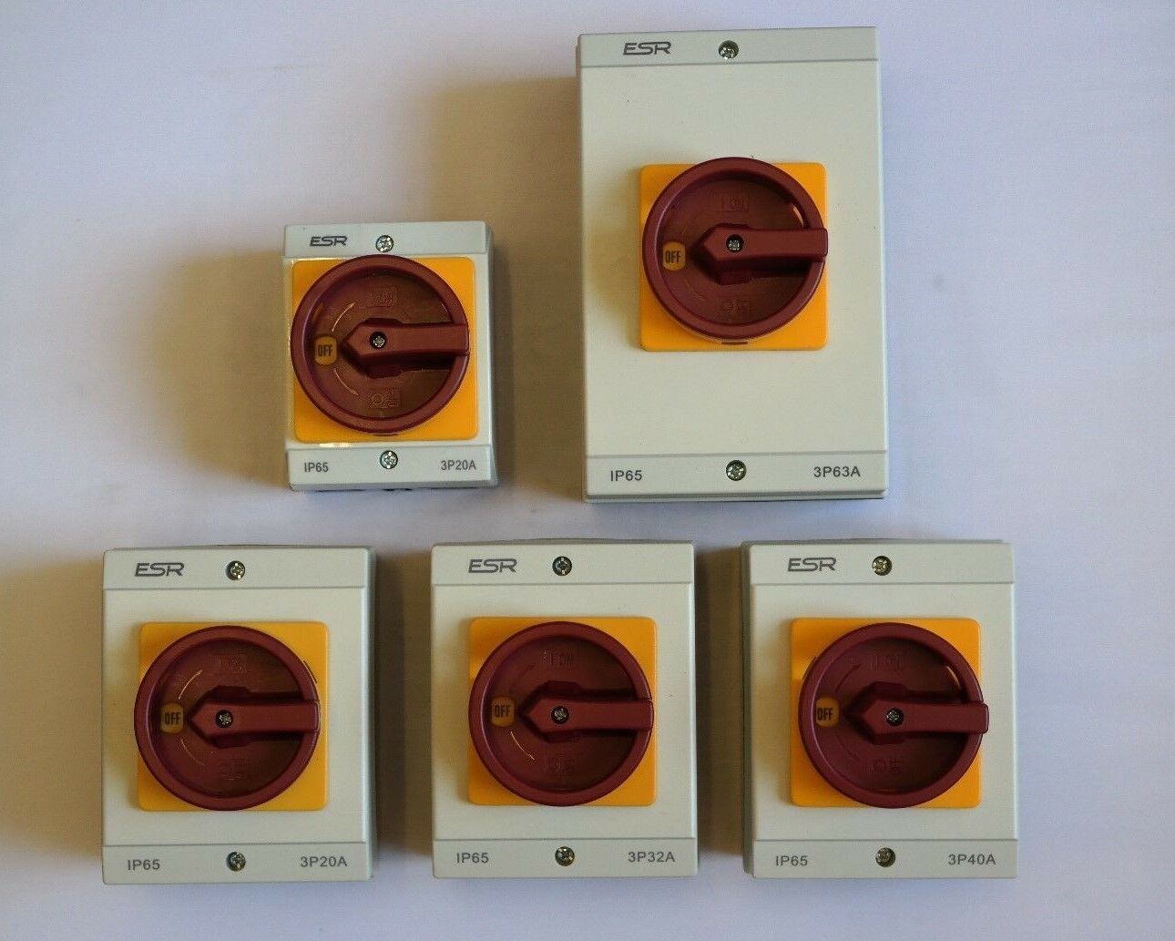 3 phase isolator switch 40A Linear